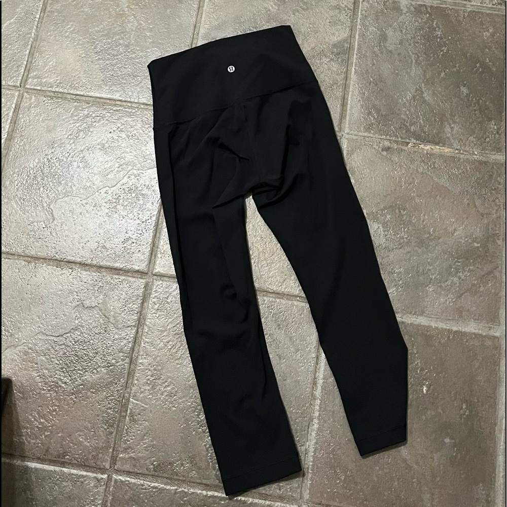 Lululemon size 6 - Picture 2 of 4